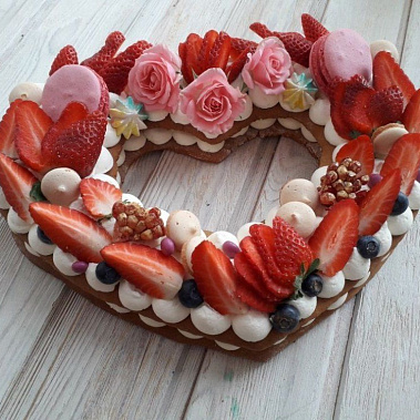 Торт "Клубничное сердце" купить - шахты.сладкоежкин.рф